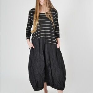 Crinkle Stripe Black Almebika Women's Dress Size 4 EUC